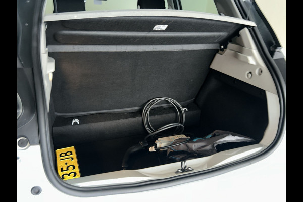 Renault ZOE R240 Intens 22 kWh Huur  Accu | Navigatie | Lage Kilometerstand!
