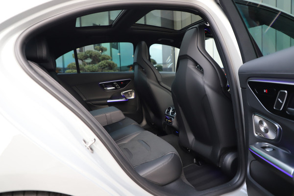 Mercedes-Benz C-Klasse AMG 63 S E Performance | 680PK | Achterasbesturing | Head-up | Pano | Sfeerverlichting | Schaalstoelen | Keyless-go | Burmester
