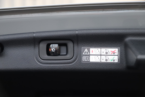 Mercedes-Benz C-Klasse AMG 63 S E Performance | 680PK | Achterasbesturing | Head-up | Pano | Sfeerverlichting | Schaalstoelen | Keyless-go | Burmester