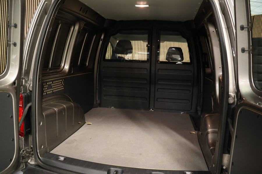 Volkswagen Caddy 1.4 TSI DSG | Marge | BTW / BPM Vrij | Automaat | CarPlay | Navigatie | PDC | Airco | Dealer onderhouden | Elek. ramen | Lederen bekleding | Sidebars | Betimmering | Nieuwe APK
