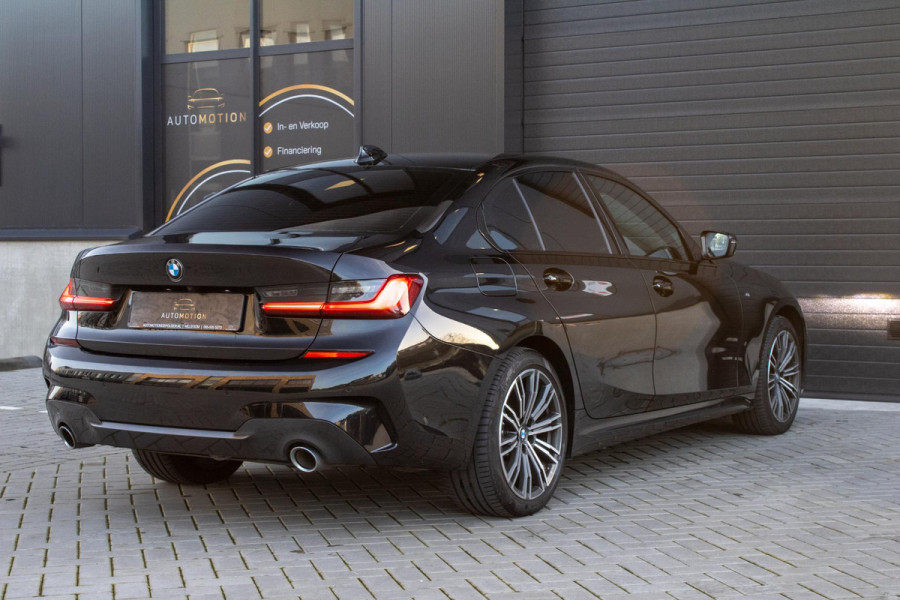 BMW 3-serie 330e PANO MEMORY M PAKKET CAMERA HUD