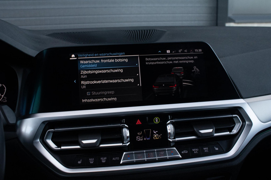 BMW 3-serie 330e PANO MEMORY M PAKKET CAMERA HUD