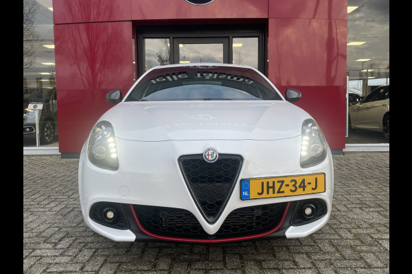 Alfa Romeo Giulietta 1.4 Turbo Sport | 18" Velgen | Carbon kit