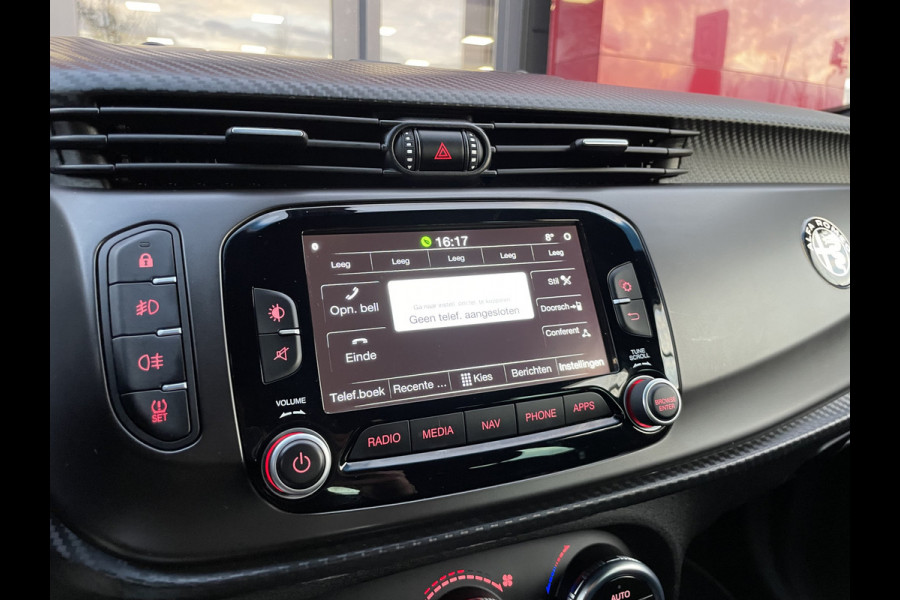 Alfa Romeo Giulietta 1.4 Turbo Sport | 18" Velgen | Carbon kit