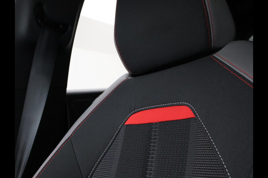 Opel Mokka-e GS LINE 50 kWh + CAMERA | ADAPTIVE CRUISE | APPLE CARPLAY | ZWART DAK | LED | BTW