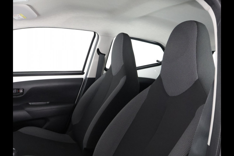 Toyota Aygo 1.0 VVT-i X CARPLAY NAVI 1e EIG.GARANTIE 10-2031 VOLLEDIG OH. AUDIO. SPEED LIMITER.