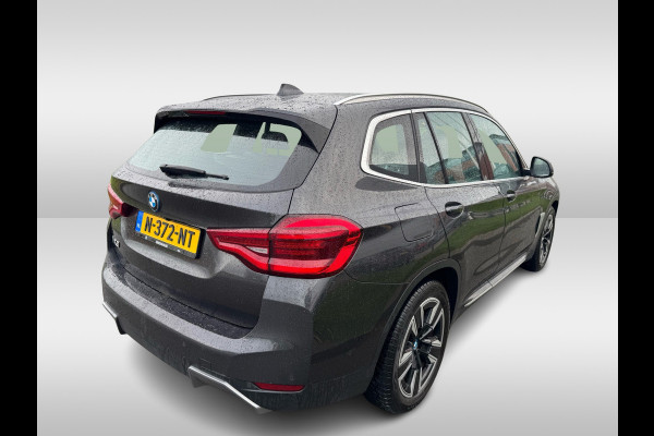 BMW iX3 Executive 80 kWh / SOH 95% / Panoramadak / Camera / Head-up / 20'' / Leder / Harman Kardon / Navigatie / Memory seats / Dodehoek / DAB / Stoelverwarming / Cruise Control Adaptief