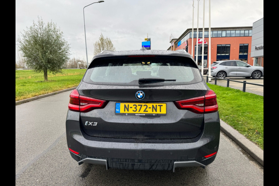 BMW iX3 Executive 80 kWh / SOH 95% / Panoramadak / Camera / Head-up / 20'' / Leder / Harman Kardon / Navigatie / Memory seats / Dodehoek / DAB / Stoelverwarming / Cruise Control Adaptief