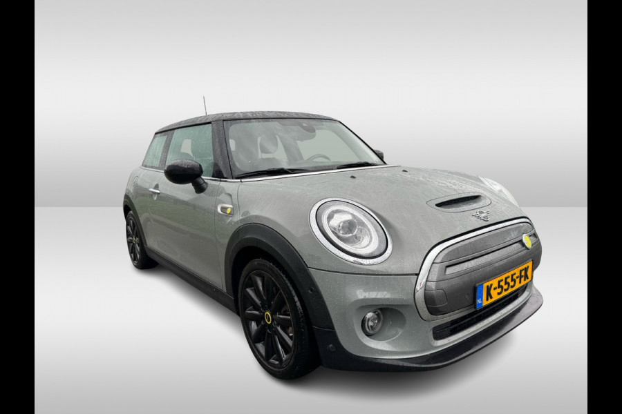 MINI Mini Electric Yours 33 kWh / SoH 95% / Full option! / Panoramadak / Camera / Head-up / Leder / Harman Kardon / Keyless / 17'' / CarPlay / Stoelverwarming / Matrix LED / DAB / Cruise Control