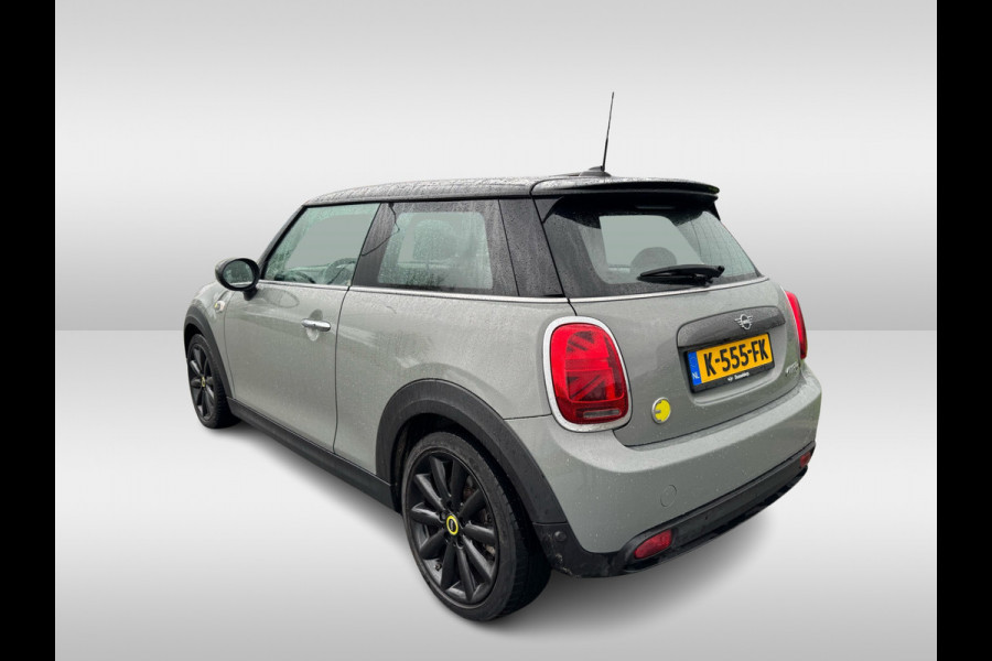 MINI Mini Electric Yours 33 kWh / SoH 95% / Full option! / Panoramadak / Camera / Head-up / Leder / Harman Kardon / Keyless / 17'' / CarPlay / Stoelverwarming / Matrix LED / DAB / Cruise Control