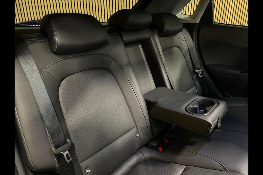 Hyundai Kona EV Premium 64 kWh|GROTE ACCU|100%SOH|FACELIFT|3-FASE|TREKH|HUD|LEDER|ACC|STUURVERW|STOELVERW+VENT.|CAMERA|CARPLAY|NL|