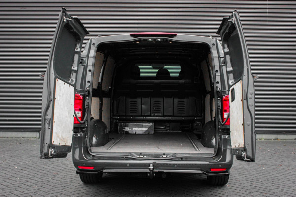 Mercedes-Benz Vito 190PK LANG 4X4 JB- EDITION FULL BLACK / AMG / SPOILER / VERLAGINGSVEREN / NAVIGATIE / SIDE- BARS / FULL / NAVI