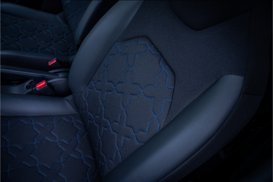 Toyota Aygo X 1.0 VVT-i MT Bi-Color ** Navigatie ** 17inch **