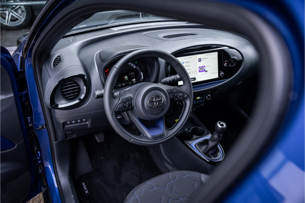 Toyota Aygo X 1.0 VVT-i MT Bi-Color ** Navigatie ** 17inch **