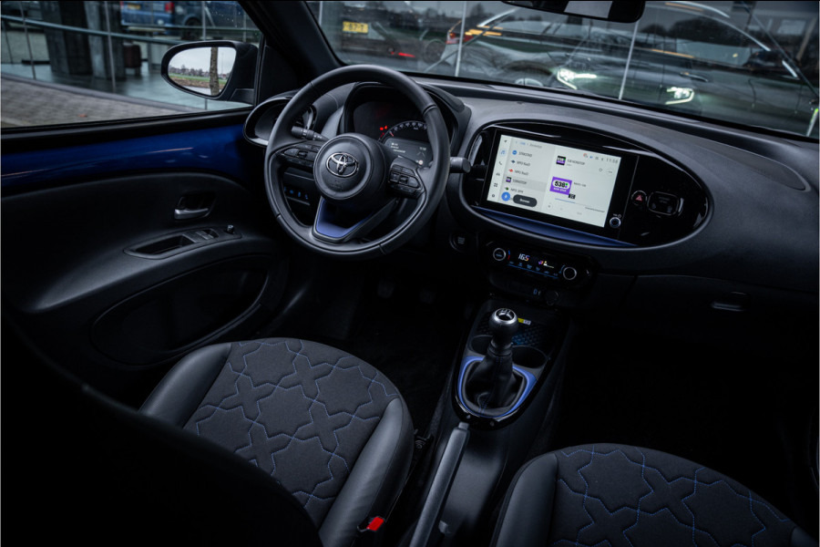 Toyota Aygo X 1.0 VVT-i MT Bi-Color ** Navigatie ** 17inch **