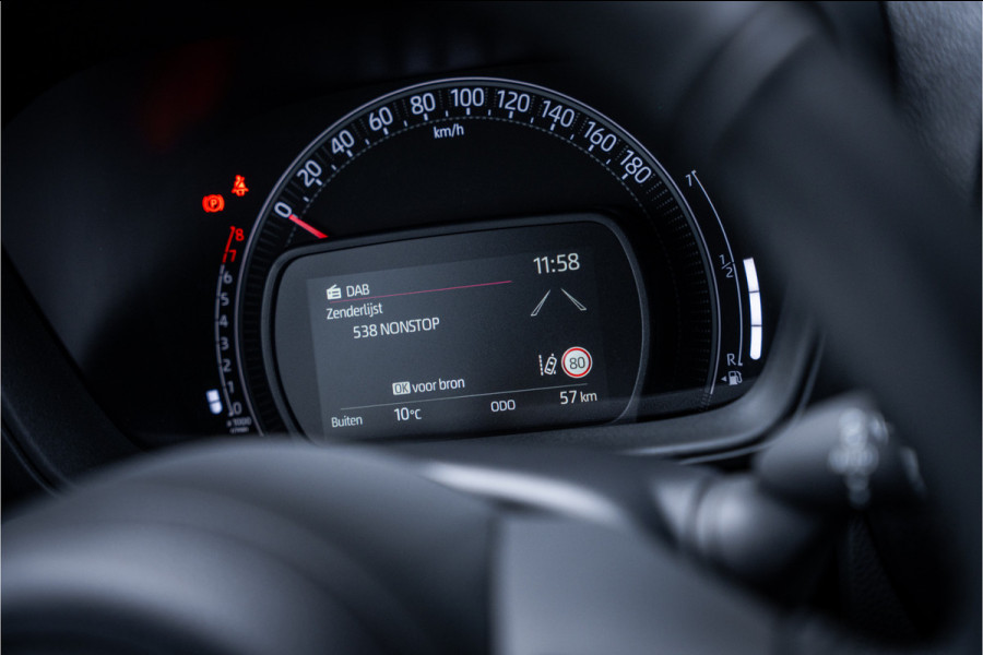 Toyota Aygo X 1.0 VVT-i MT Bi-Color ** Navigatie ** 17inch **