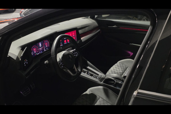 Volkswagen Golf 1.5 eTSI R-Line | Panorama | IQ Light | Acc | Automaat