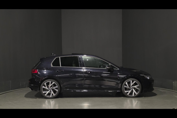 Volkswagen Golf 1.5 eTSI R-Line | Panorama | IQ Light | Acc | Automaat