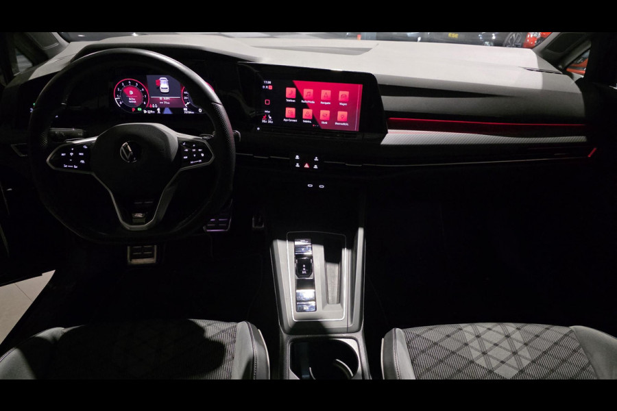 Volkswagen Golf 1.5 eTSI R-Line | Panorama | IQ Light | Acc | Automaat