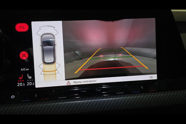 Volkswagen Golf 1.5 eTSI R-Line | Panorama | IQ Light | Acc | Automaat