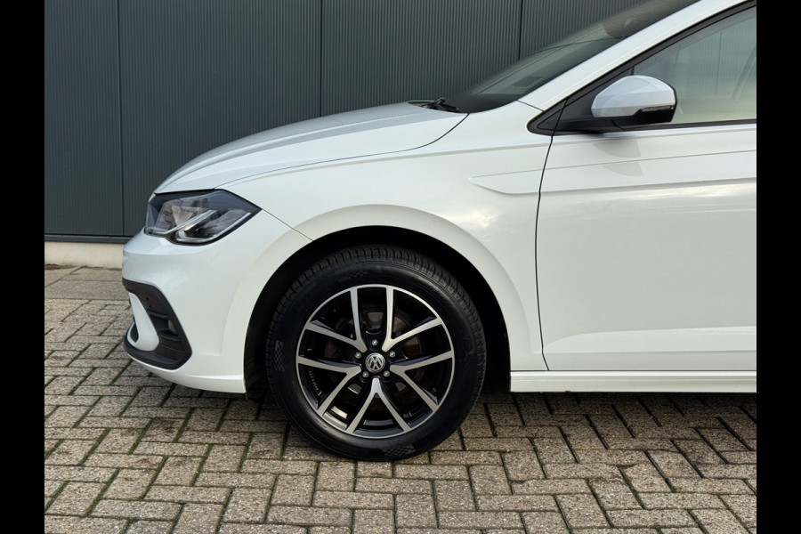 Volkswagen Polo 1.0 MPI * Carplay * Stoelverwarming * Cruise Control * Lichtmetalen Velgen *