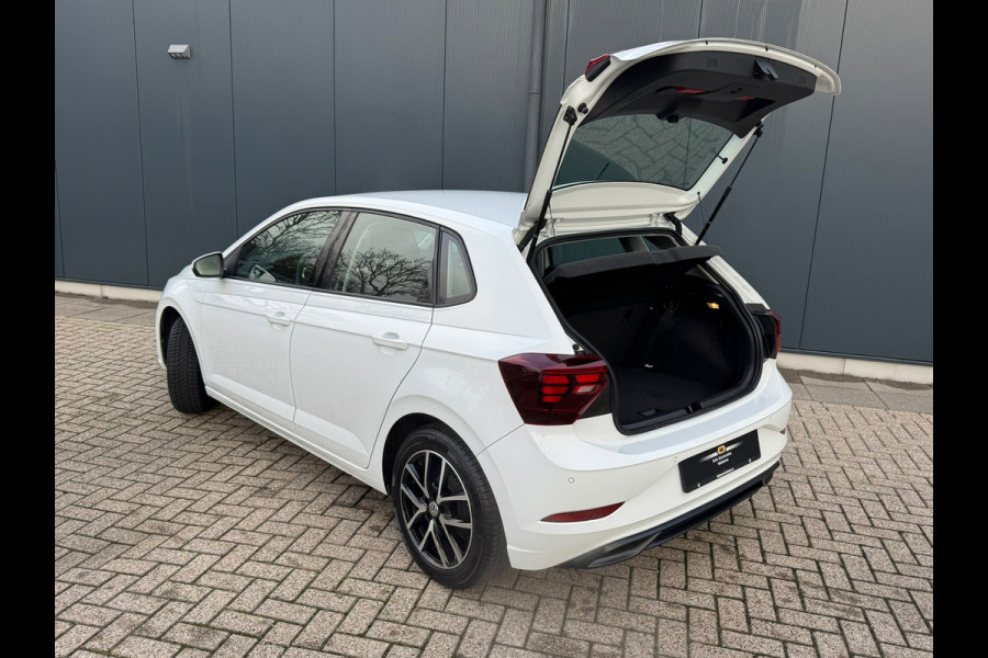 Volkswagen Polo 1.0 MPI * Carplay * Stoelverwarming * Cruise Control * Lichtmetalen Velgen *