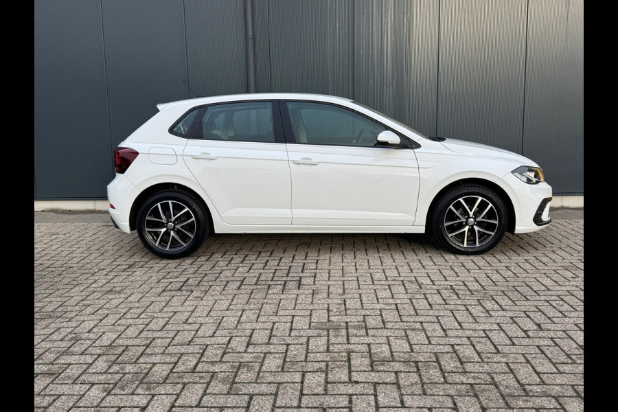 Volkswagen Polo 1.0 MPI * Carplay * Stoelverwarming * Cruise Control * Lichtmetalen Velgen *