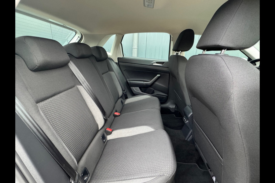 Volkswagen Polo 1.0 MPI * Carplay * Stoelverwarming * Cruise Control * Lichtmetalen Velgen *
