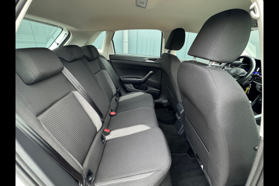 Volkswagen Polo 1.0 MPI * Carplay * Stoelverwarming * Cruise Control * Lichtmetalen Velgen *