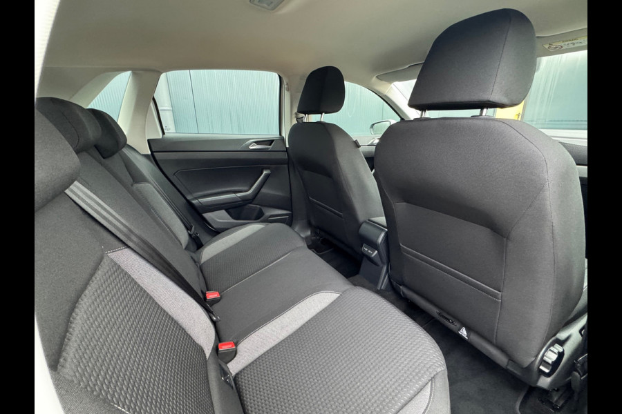 Volkswagen Polo 1.0 MPI * Carplay * Stoelverwarming * Cruise Control * Lichtmetalen Velgen *