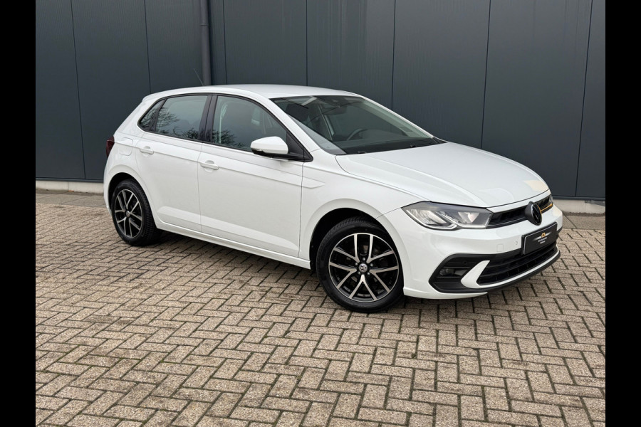 Volkswagen Polo 1.0 MPI * Carplay * Stoelverwarming * Cruise Control * Lichtmetalen Velgen *