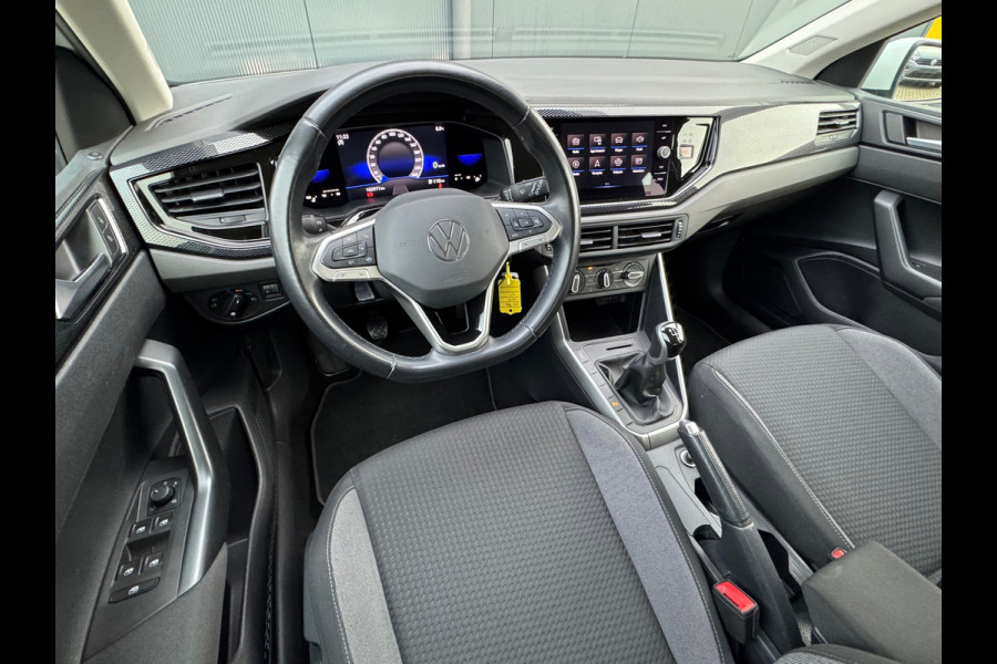 Volkswagen Polo 1.0 MPI * Carplay * Stoelverwarming * Cruise Control * Lichtmetalen Velgen *