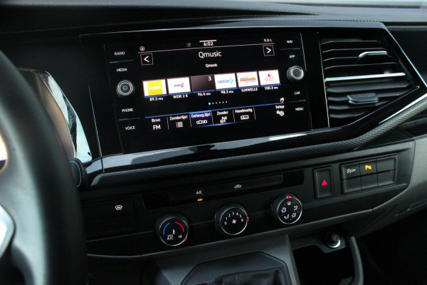 Volkswagen Transporter 2.0 TDI L2H1 150PK JB-EDITION DSG / PDC / VERLAGINGSVEREN / LEDEREN BEKLEDING / FULL / APPLE CARPLAY / NAVI