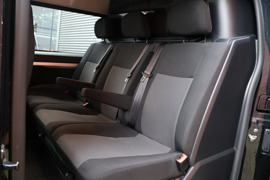 Peugeot Expert 2.0 BlueHDI 180 DC Premium 177 PK | Dubbel Cabine | CarPlay | Climate control | Trekhaak | F1 Flippers | 5-Zitter | Automaat | Nieuwe APK | NAP Logisch | Euro 6