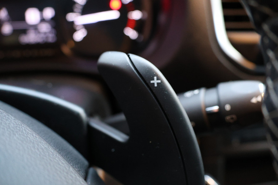 Peugeot Expert 2.0 BlueHDI 180 DC Premium 177 PK | Dubbel Cabine | CarPlay | Climate control | Trekhaak | F1 Flippers | 5-Zitter | Automaat | Nieuwe APK | NAP Logisch | Euro 6