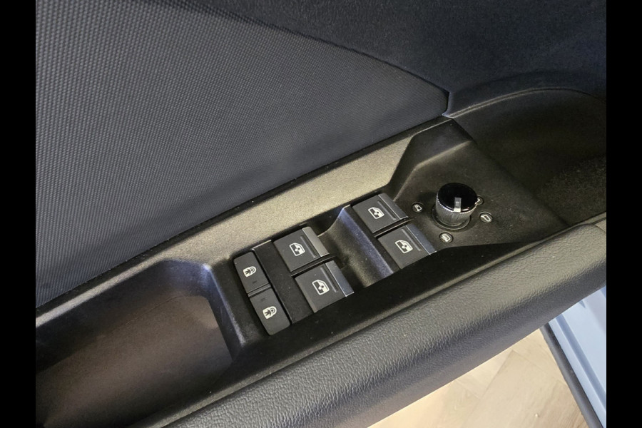 Audi Q4 Sportback e-tron 45 S Edition 82 kWh TREKHAAK CAMERA PARKEERSENSOREN VOOR EN ACHTER NAVI ADAPTIEVE CRUISE CONTROL
