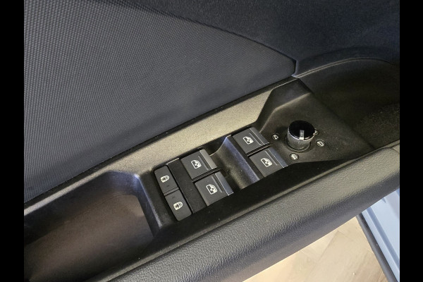 Audi Q4 Sportback e-tron 45 S Edition 82 kWh TREKHAAK CAMERA PARKEERSENSOREN VOOR EN ACHTER NAVI ADAPTIEVE CRUISE CONTROL