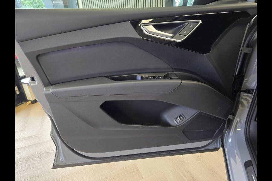Audi Q4 Sportback e-tron 45 S Edition 82 kWh TREKHAAK CAMERA PARKEERSENSOREN VOOR EN ACHTER NAVI ADAPTIEVE CRUISE CONTROL
