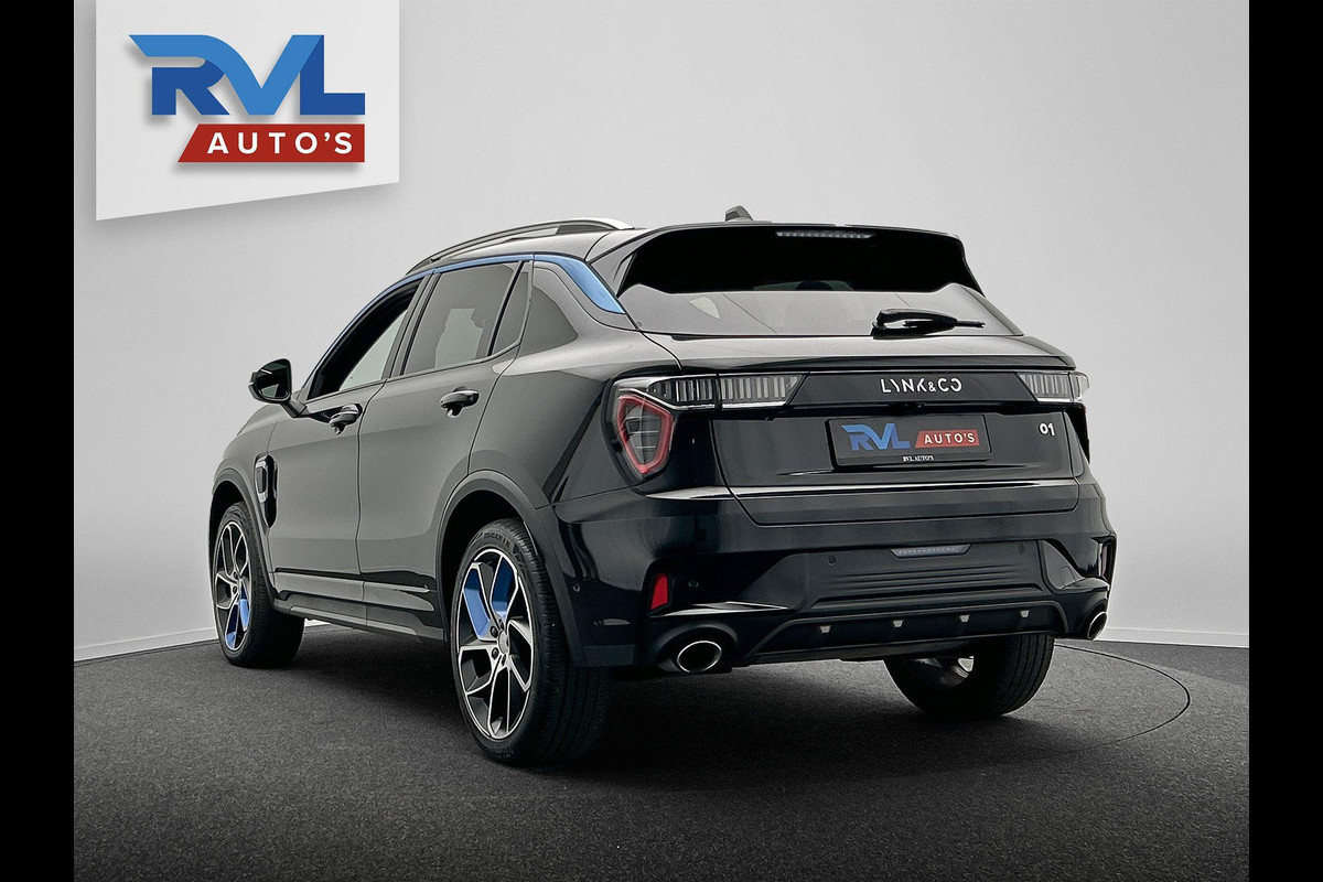 Lynk & Co 01 1.5 261PK Plug-in Hybrid *Zwarte Hemel* 360° Camera Pano/dak Apple/Carplay Adaptive/Cruise