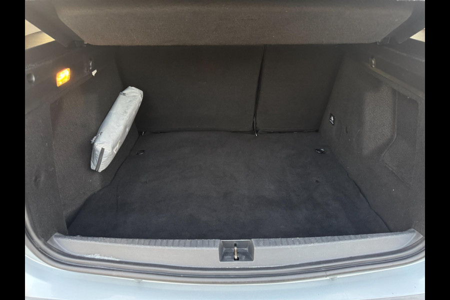 Dacia Duster 1.3 TCe Prestige TREKHAAK / CAMERA / PDC RONDOM / NAVIGATIE / LED / CARPLAY / PDC / NL AUTO