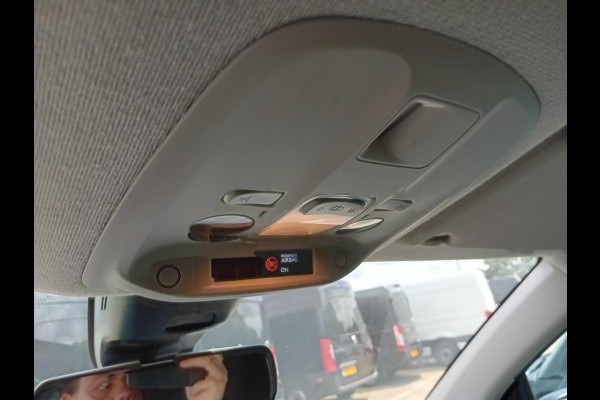 Opel Vivaro 2.0 CDTI 145PK L2H1 Edition Automaat Airco Navigatie Bluetooth Cruise Trekhaak