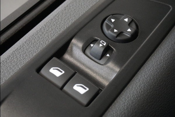 Opel Vivaro 2.0 CDTI 145PK L2H1 Edition Automaat Airco Navigatie Bluetooth Cruise Trekhaak