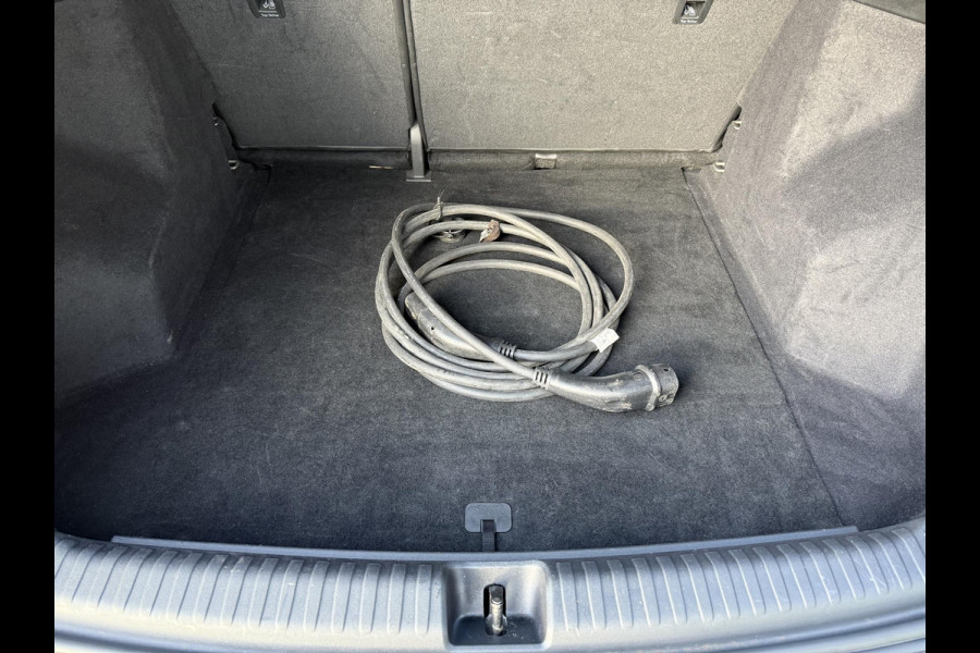 Audi Q4 e-tron 40 Advanced 77 kWh | Navi | Leder | Virtual