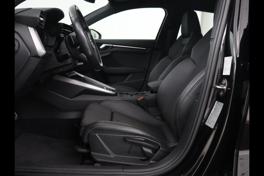 Audi A3 35 TFSI S edition | Carplay | Sportstoelen | Full LED | Navigatie | Half leder | Virtual Cockpit | Climate control | Parkeerhulp | Cruise control | Bluetooth | DAB | Sportstuur