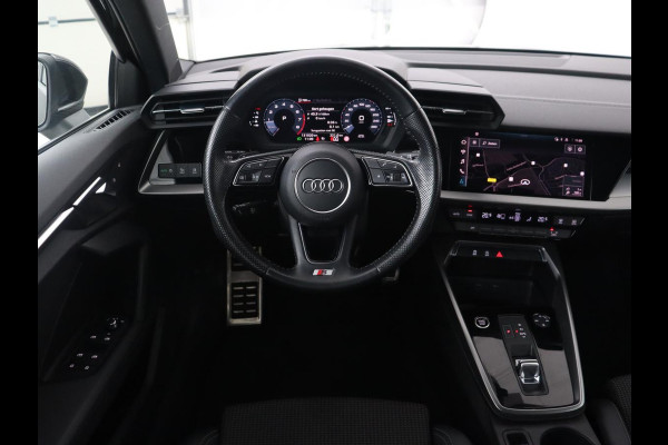 Audi A3 35 TFSI S edition | Carplay | Sportstoelen | Full LED | Navigatie | Half leder | Virtual Cockpit | Climate control | Parkeerhulp | Cruise control | Bluetooth | DAB | Sportstuur