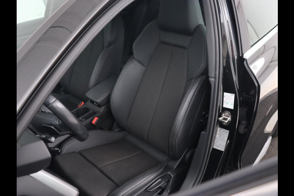Audi A3 35 TFSI S edition | Carplay | Sportstoelen | Full LED | Navigatie | Half leder | Virtual Cockpit | Climate control | Parkeerhulp | Cruise control | Bluetooth | DAB | Sportstuur
