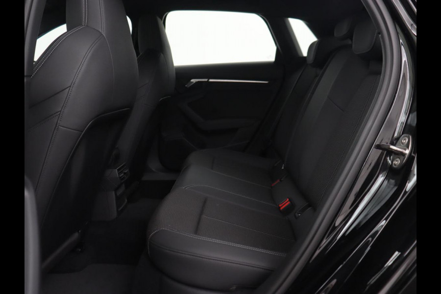 Audi A3 35 TFSI S edition | Carplay | Sportstoelen | Full LED | Navigatie | Half leder | Virtual Cockpit | Climate control | Parkeerhulp | Cruise control | Bluetooth | DAB | Sportstuur