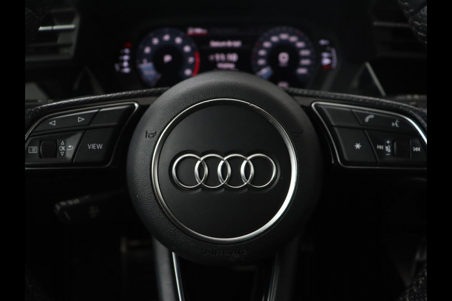 Audi A3 35 TFSI S edition | Carplay | Sportstoelen | Full LED | Navigatie | Half leder | Virtual Cockpit | Climate control | Parkeerhulp | Cruise control | Bluetooth | DAB | Sportstuur