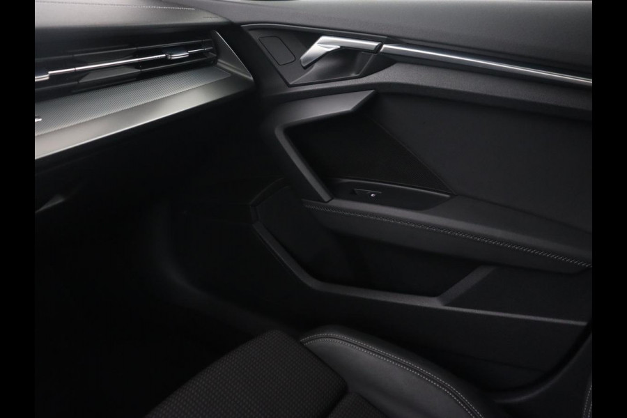 Audi A3 35 TFSI S edition | Carplay | Sportstoelen | Full LED | Navigatie | Half leder | Virtual Cockpit | Climate control | Parkeerhulp | Cruise control | Bluetooth | DAB | Sportstuur