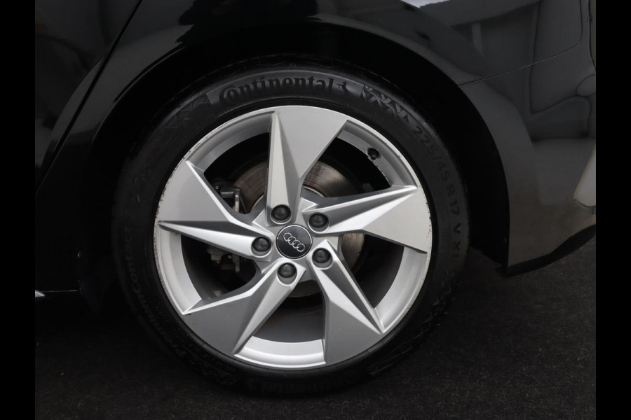 Audi A3 35 TFSI S edition | Carplay | Sportstoelen | Full LED | Navigatie | Half leder | Virtual Cockpit | Climate control | Parkeerhulp | Cruise control | Bluetooth | DAB | Sportstuur